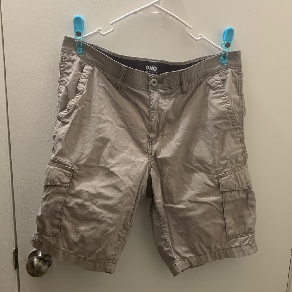 On Running Men's Beige Cargo Shorts